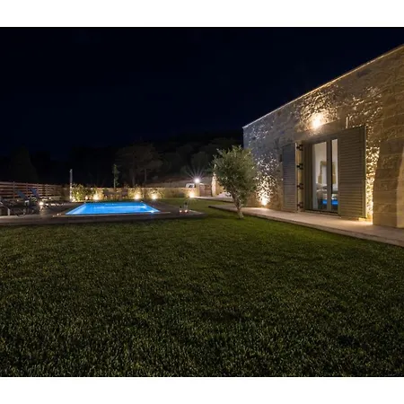 Villa Arietta Kharkhaliana