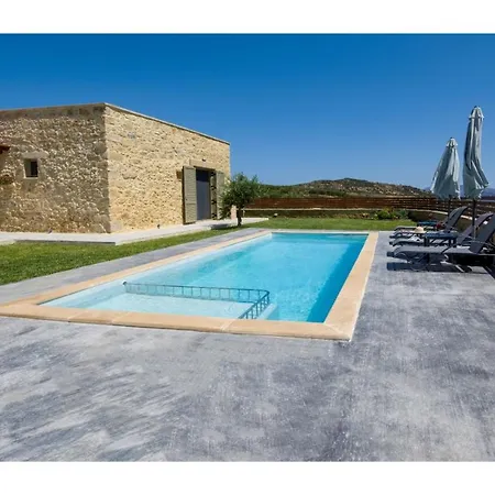 Arietta Villa *